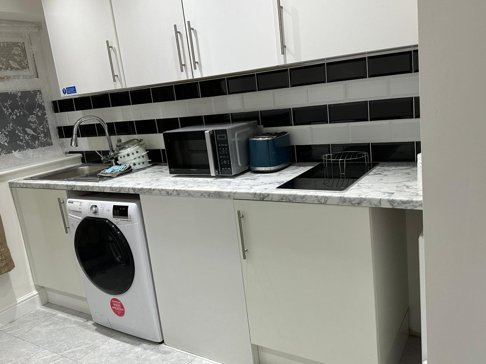 4Th Studio Flat With Private Own Bathroom A London Luxury Family Home Setup And Furnished With Double Bed Plus A Double Futon-Sofa Bed A Single Futon Bed A Baby Cot And Garden And Free Parking Dış mekan fotoğraf