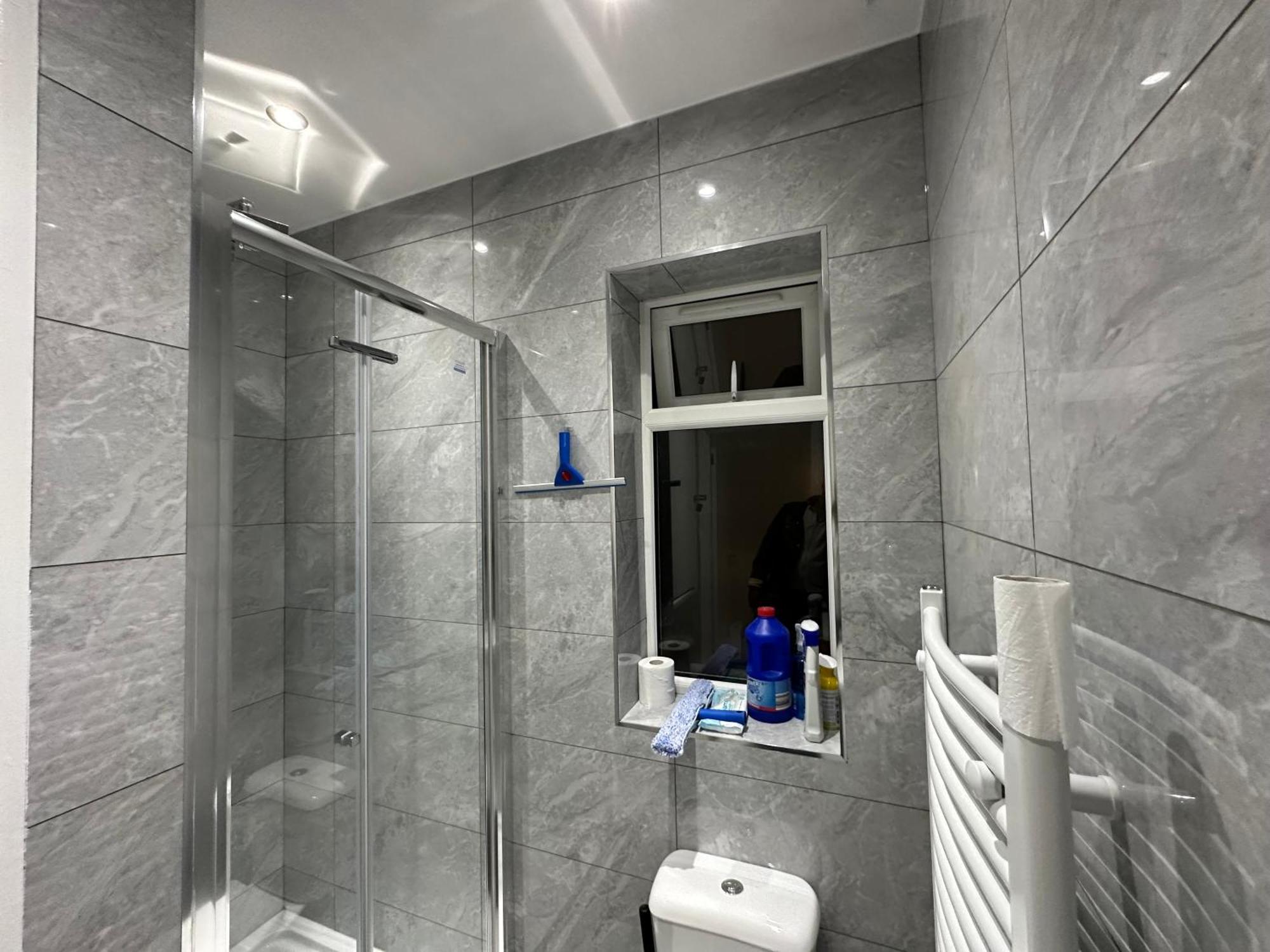 4Th Studio Flat With Private Own Bathroom A London Luxury Family Home Setup And Furnished With Double Bed Plus A Double Futon-Sofa Bed A Single Futon Bed A Baby Cot And Garden And Free Parking Dış mekan fotoğraf